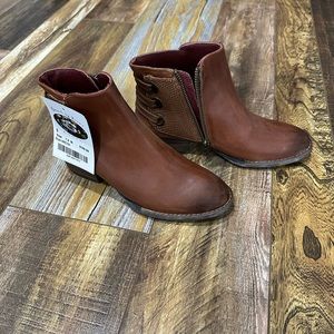 Sterling River boots 7.5 style SRC101